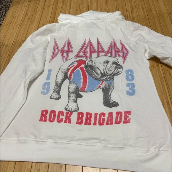 Women’s Def Leppard graphic hoodie. Size S. NWOT. - Picture 5 of 7